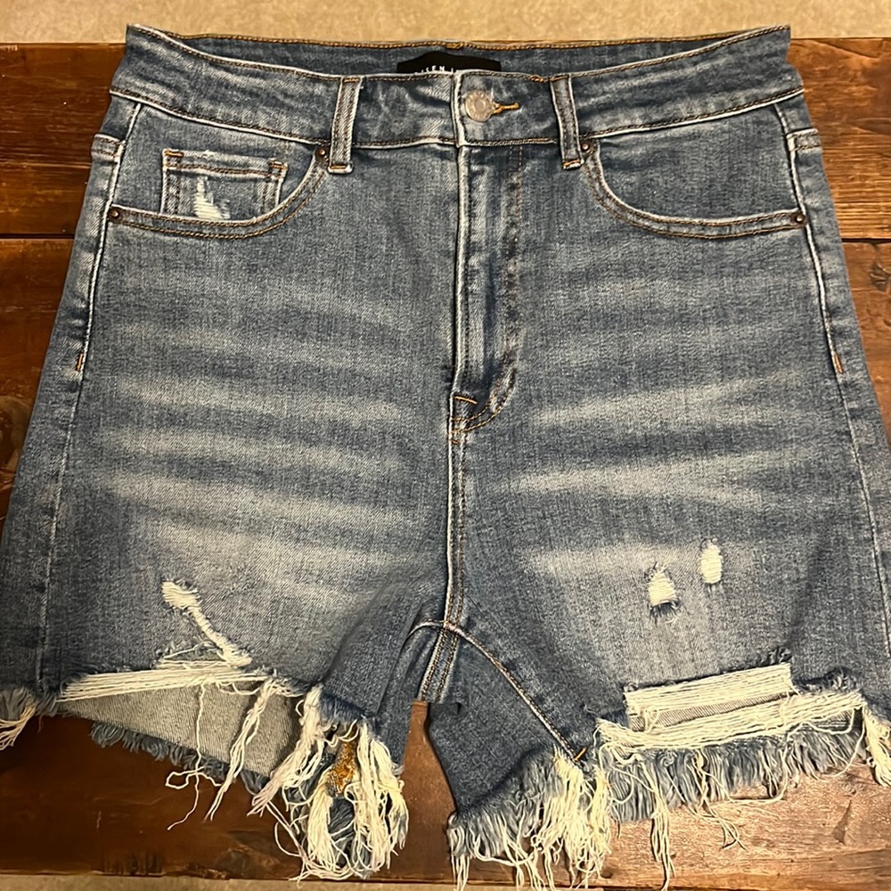 NWOT Risen Distressed Boyfriend Shorts